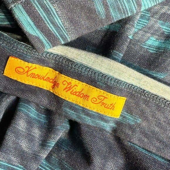 NWT Robert Graham long sleeve modal blend - Picture 4 of 7